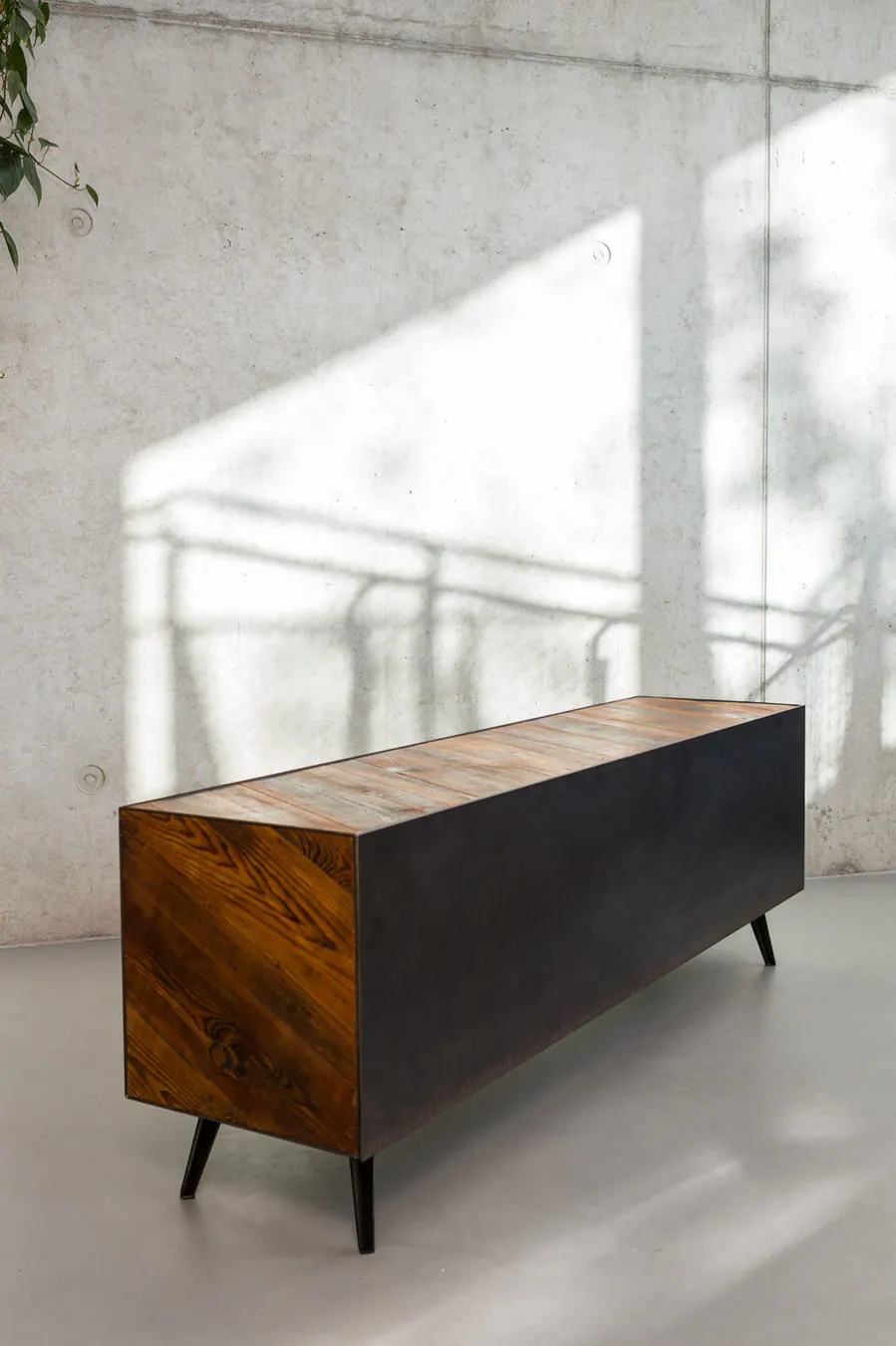 Berliner Vitrine — furniture project photograph 6 of 16