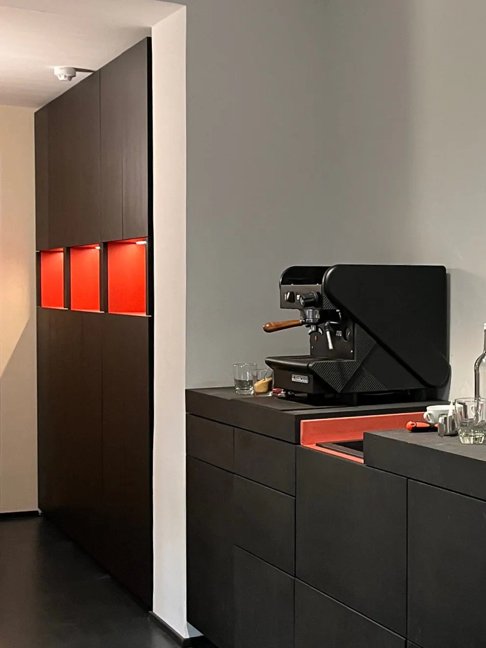 Bley Schrank — furniture project photograph 2 of 7