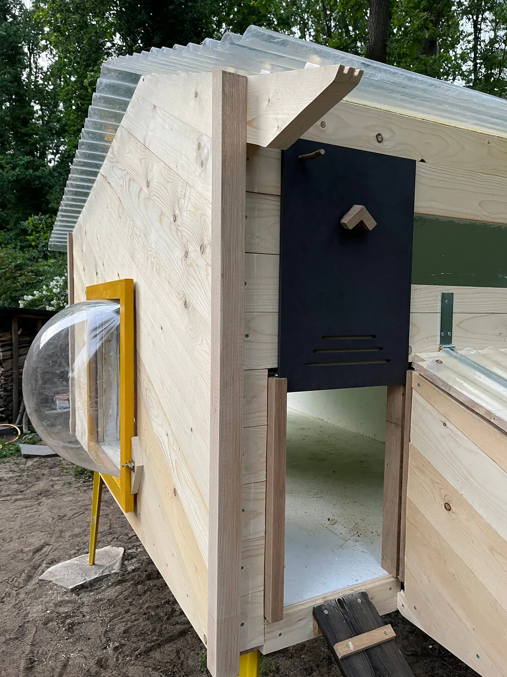 Chickentecture — functional art project photograph 6 of 12